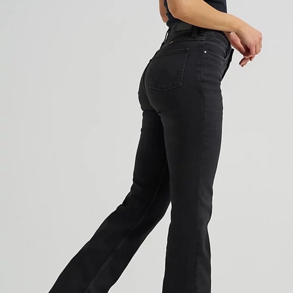 NWT, Wrangler High Rise Bold Boot Jean, Women’s Sz 10, Black, Best Seller - Picture 2 of 9